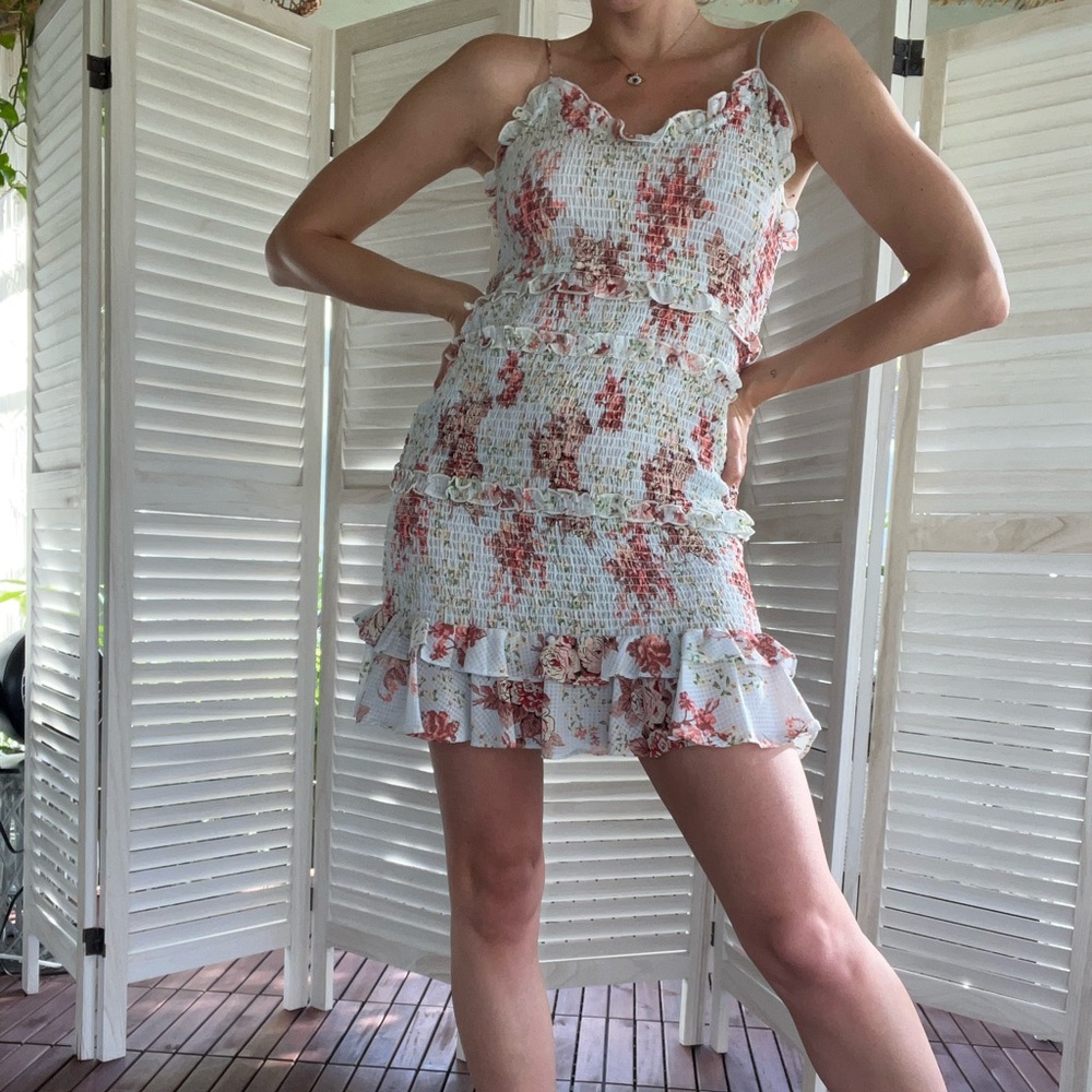 Ruffle and Flow, Mini Dress! Adjustable straps, great for daytime & night!